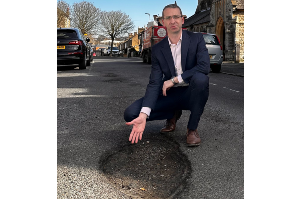 pothole_watford_mayor
